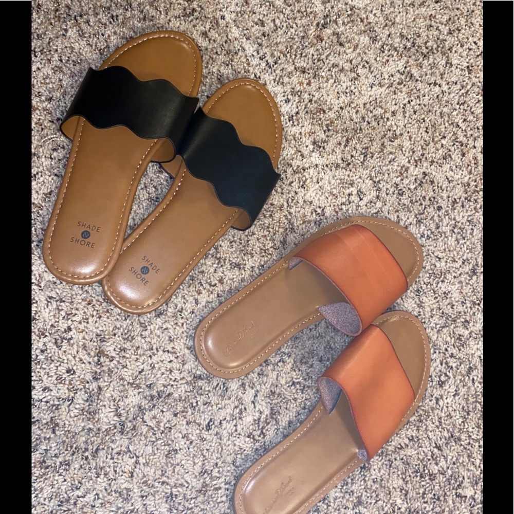 NEVER WORN SANDALS